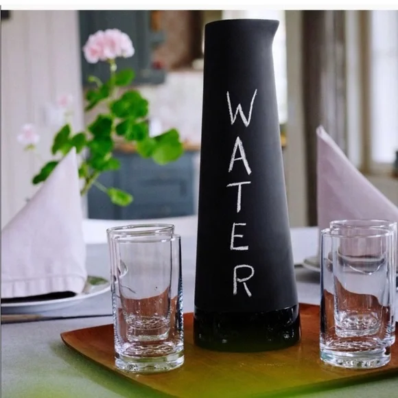 New Magisso Cooling Ceramics Carafe Retails For $120 - Picture 2 of 4